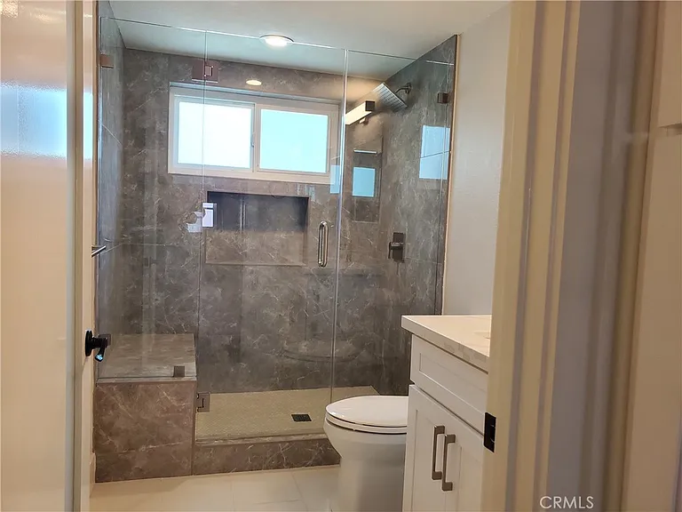 219 W Escalones — Photo 16