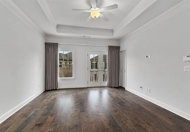926 Canterbury Ln NE — Photo 16