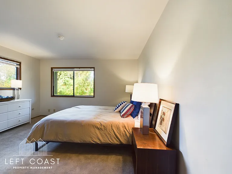 132 Salishan Dr — Photo 54