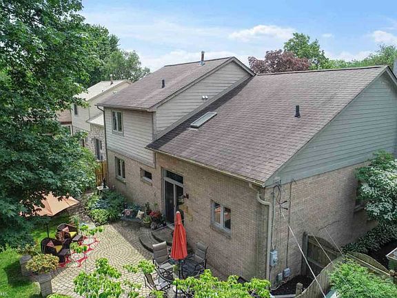 5th image of 21625 Blackburn St