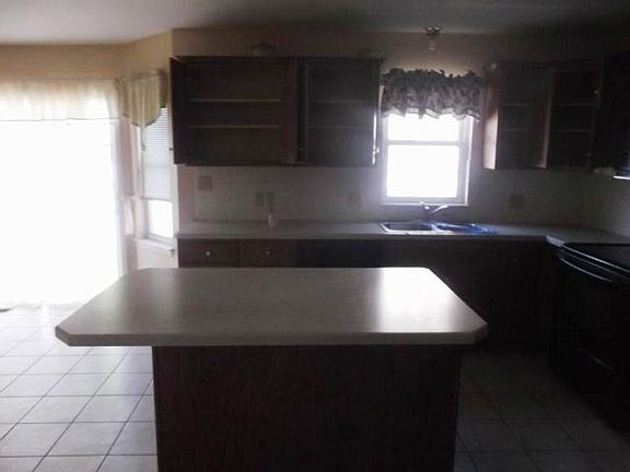2nd image of 270 Wernersville Blvd