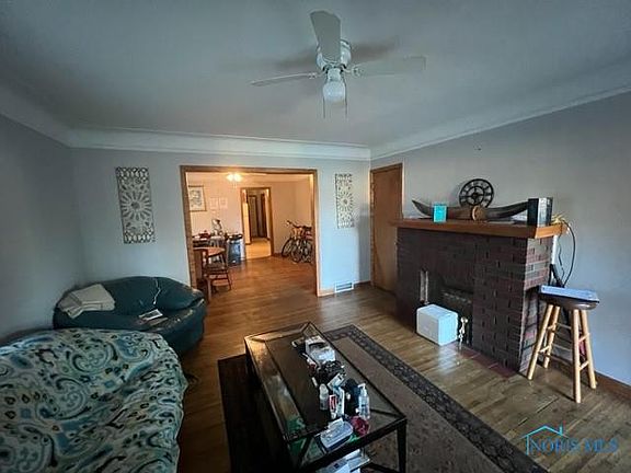 4th image of 1519 Belmont Ave