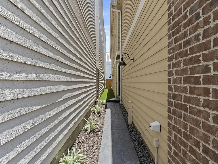 4503 Floyd St — Photo 44