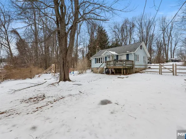 134 Coon Den Rd, Vernon, NJ 07462