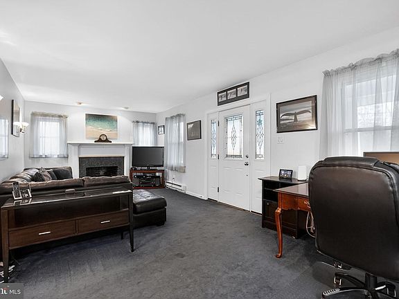 3rd image of 342 Cricket Ave