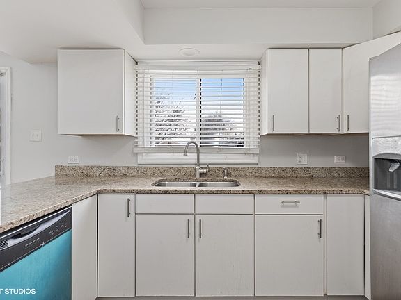 5th image of 17485 Park Ln