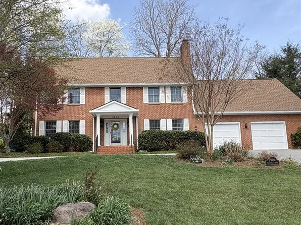 2904 Wakefield Dr, Blacksburg, VA 24060