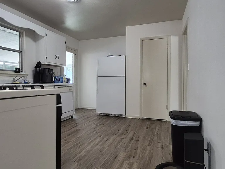 396 Andrew Dr — Photo 24