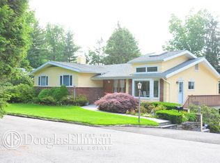 107 Lakeshore Dr, Eastchester, NY