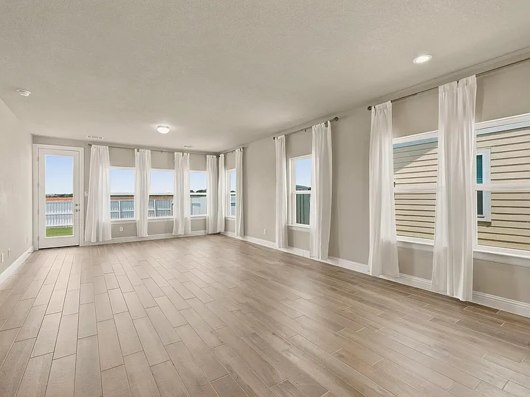 2821 Winding Creek Rd — Photo 3