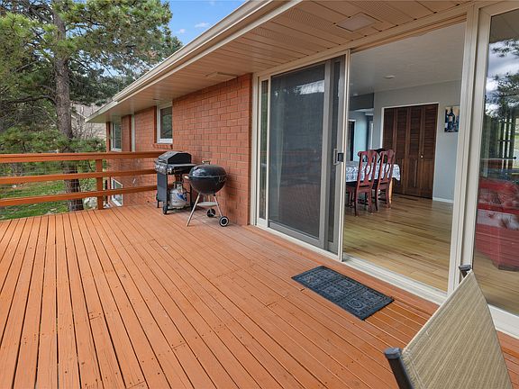 5th image of 555 S Roberts St