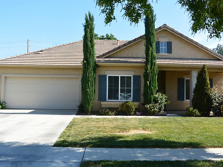 814 W James Ct — Photo 2