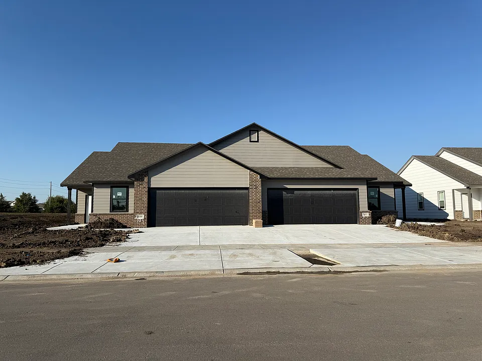 1603 W Gemstone St