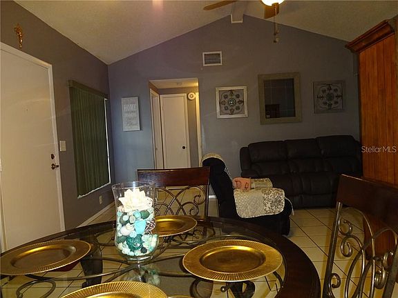 4th image of 10113 Enchanted Oaks Ct