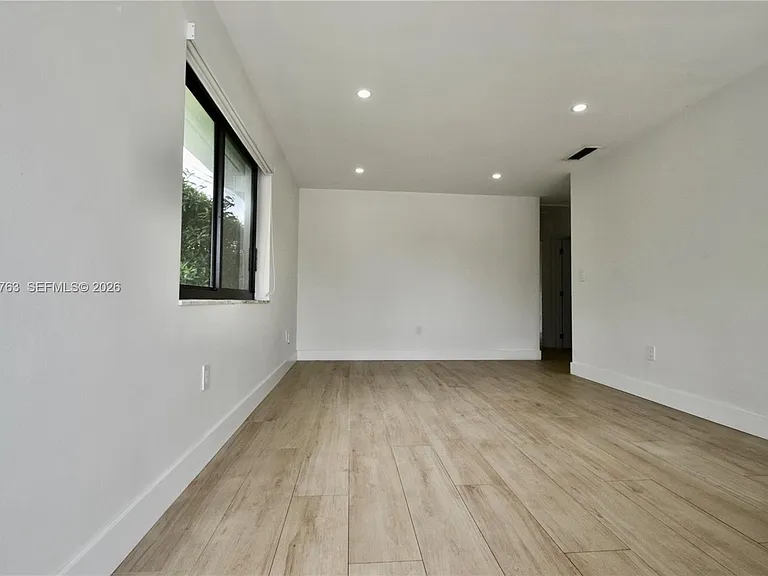 3143 SW 26th St #3143 — Photo 3