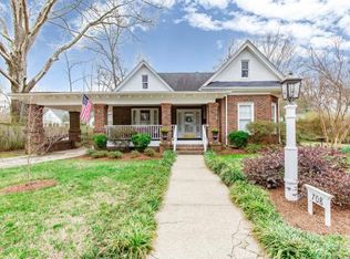 708 W Front St, Burlington, NC 27215