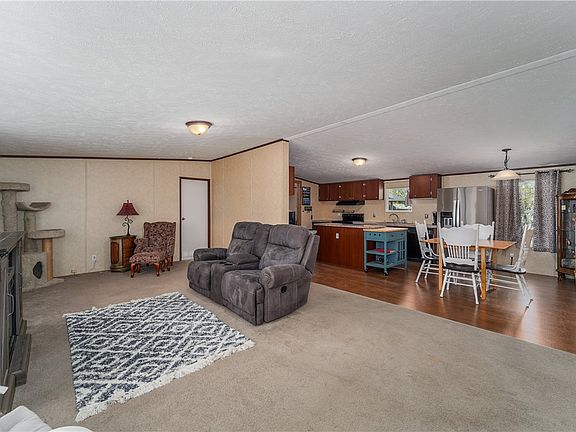 3rd image of 6959 Oak Crossing Rd