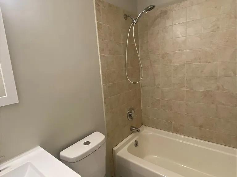 671 Wiltshire Rd — Photo 10