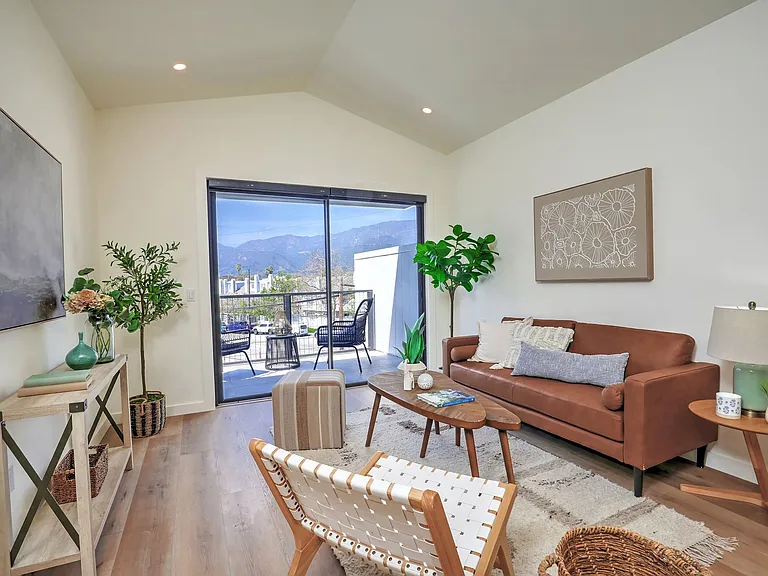 4745 Carpinteria Ave — Photo 7