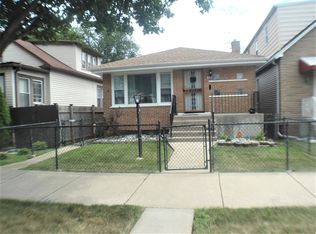 8921 S Bennett Ave, Chicago, IL 60617