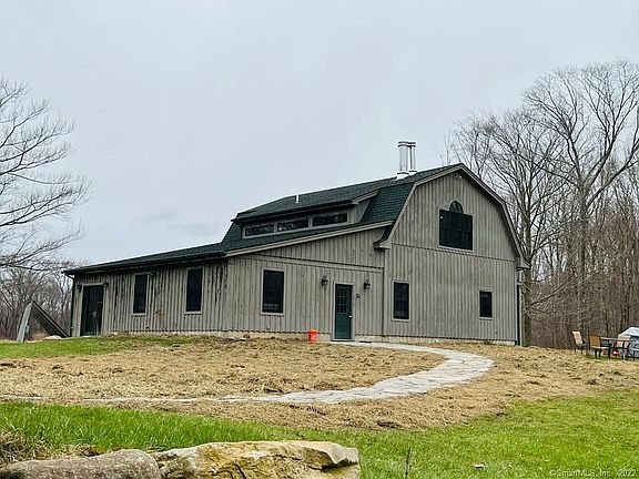 4th image of 15 Woodland Ln