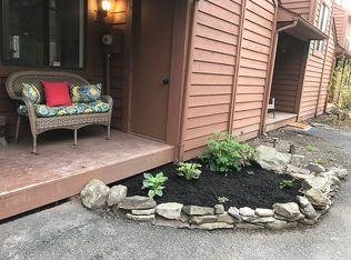 119 Meadow View Ct, Bushkill, PA 18324