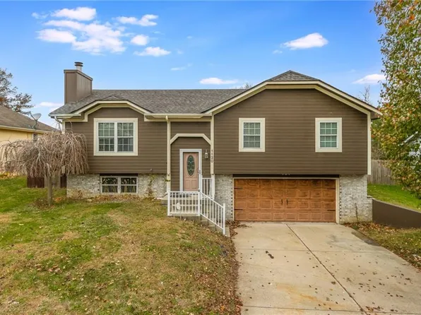 1120 NE Bryco Dr, Lees Summit, MO 64086