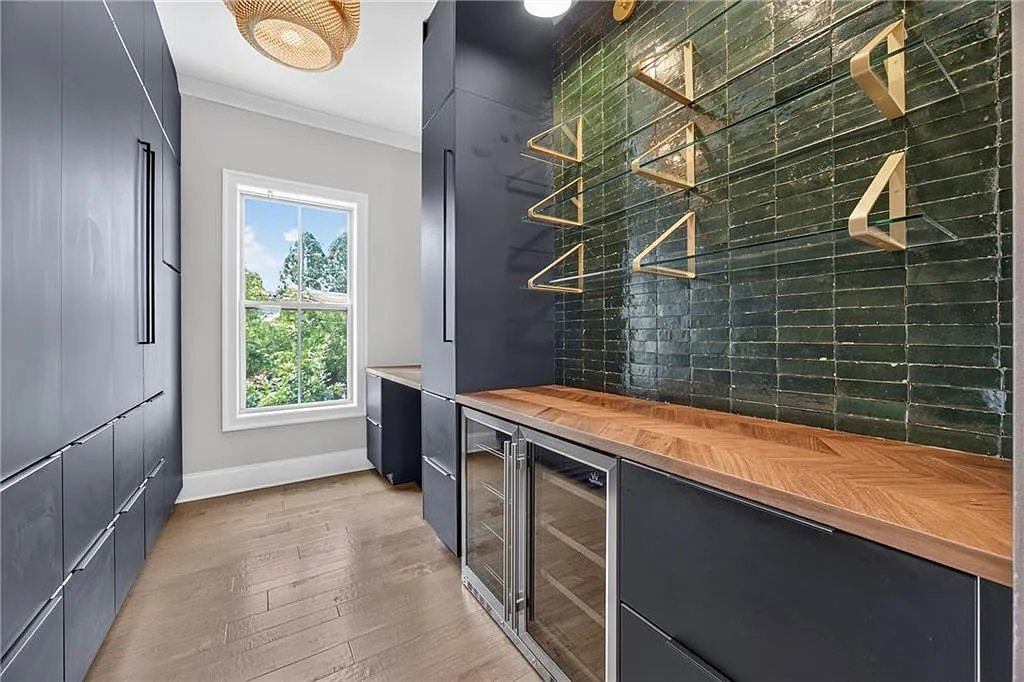 4 bed, 4.5 bath, 3259 sqft, $8,000 — Photo 4