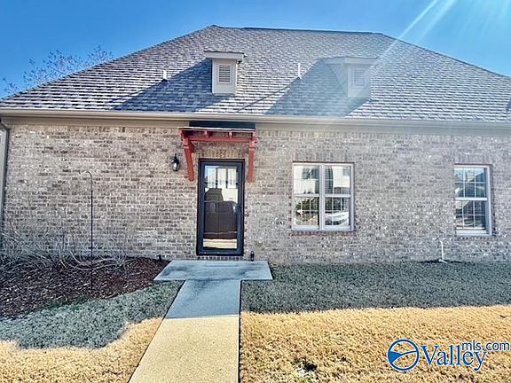 3rd image of 123 Windsor Hill Rd SW