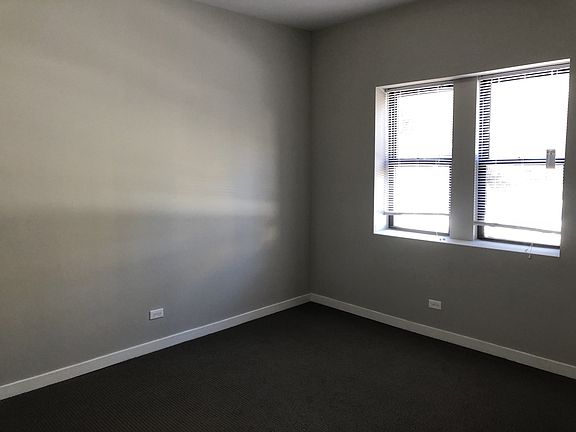 3rd image of 2323 W Arthur Ave #G