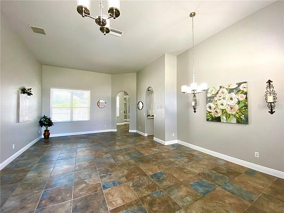 4th image of 10319 Meadow Crossing Dr