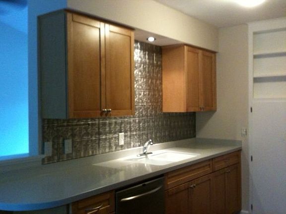 5th image of 1115 Plymouth Dr
