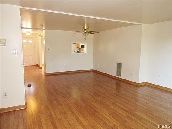 3rd image of 101 Williamsburg Dr