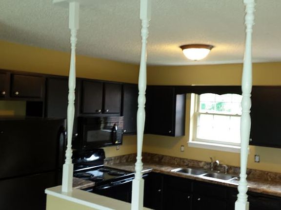 3rd image of 222 Walnut Crest Dr