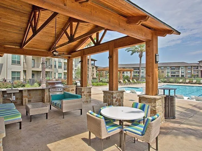 Lakeview Villas — Photo 7