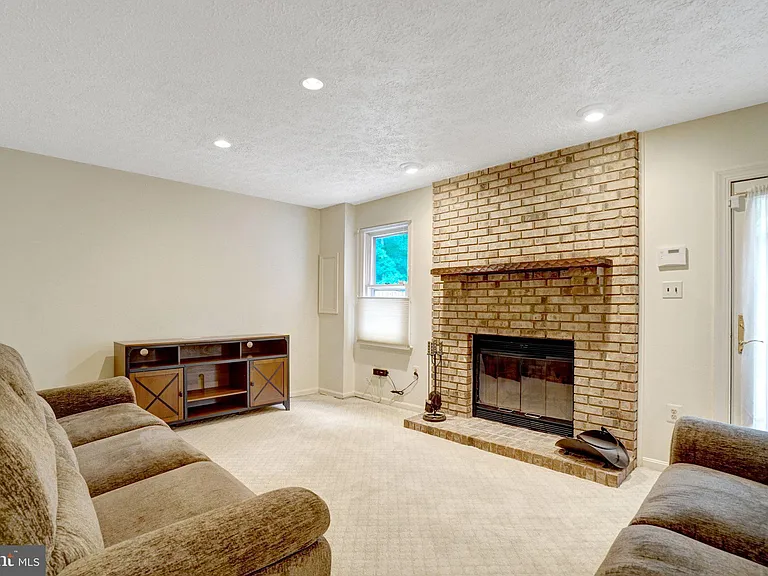 7975 Yancey Dr — Photo 26