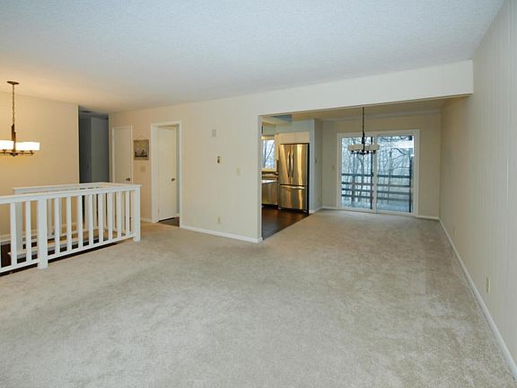 2042 Forrest Dr-403