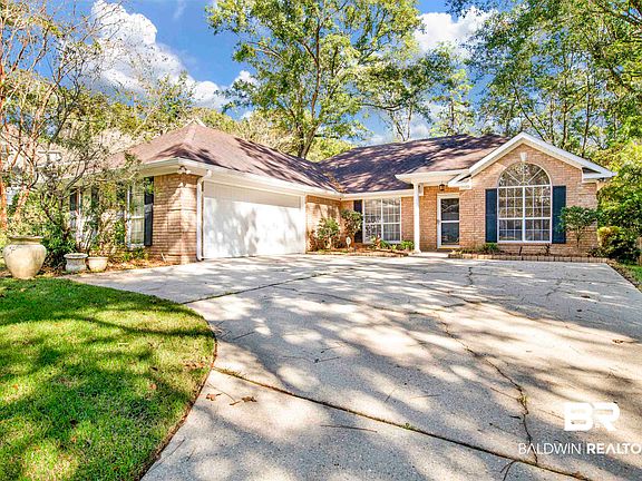 2nd image of 102 Comer Cir