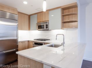 200 W End Ave APT 17E, New York, NY 10023