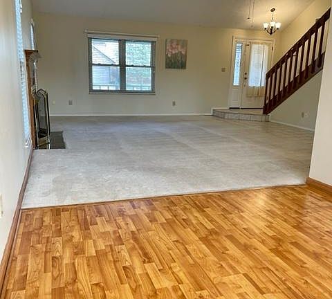 3rd image of 8827 Deer Valley Dr