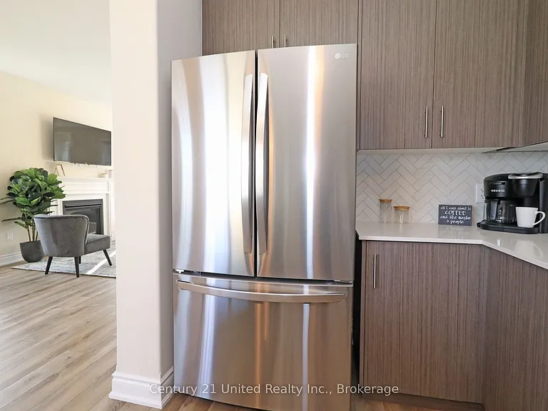 228 Rowberry Blvd — Photo 14