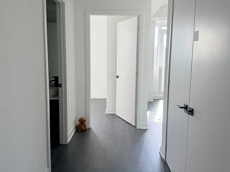 1185 Dupont St #2101 — Photo 7