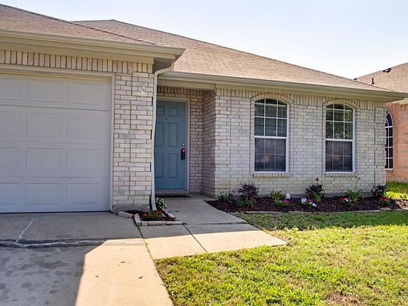 4th image of 511 Blueberry Hill Ln