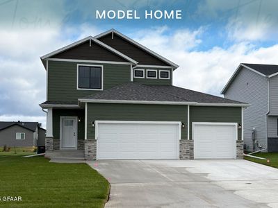 384 Hummel Ct, Grand Forks, ND, 58201