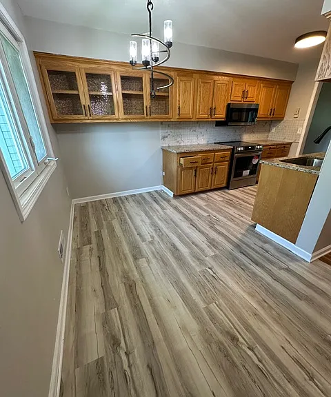 15476 Pennock Ln — Photo 13