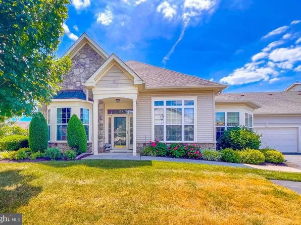 259 Willow Dr, Newtown, PA 18940