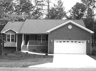 708 N Glenwood Dr, Southern Pines, NC 28387