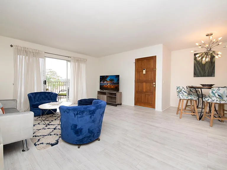 2350 Hosp Way — Photo 3
