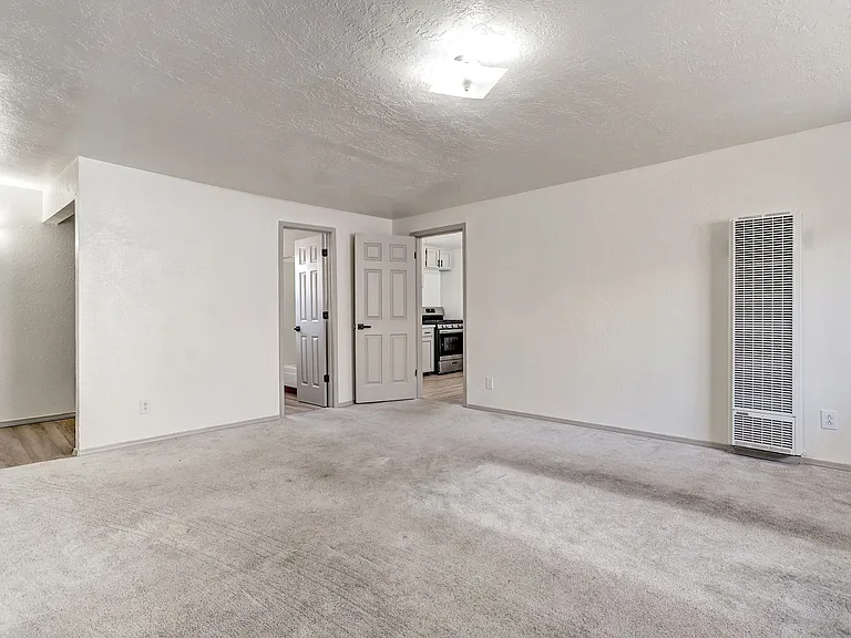 1 bed, 2.0 bath, 842 sqft, $1,299 — Photo 8