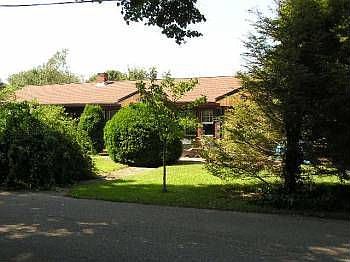 4th image of 54 E Harbor Dr